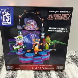 Five Nights at Freddy's Mega Pizzaplex Playset